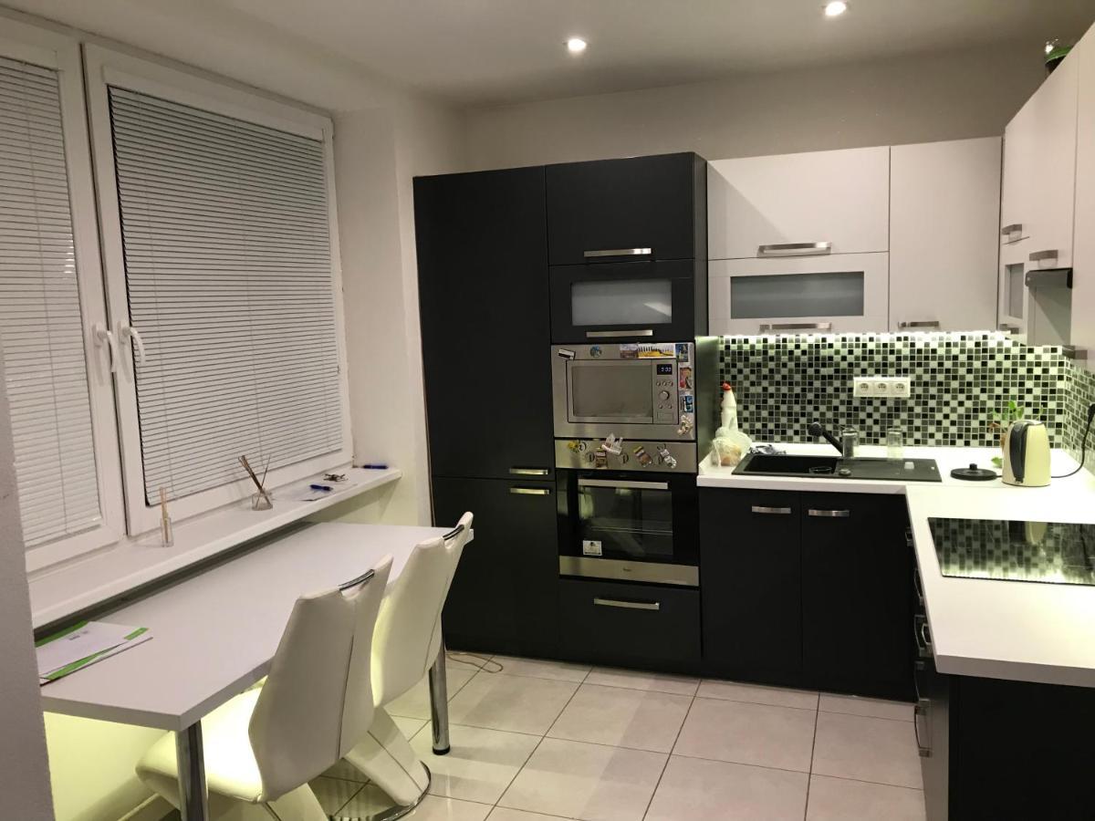 Apartman V Uplnom Centre บราโน นาด ตอปโล ภายนอก รูปภาพ
