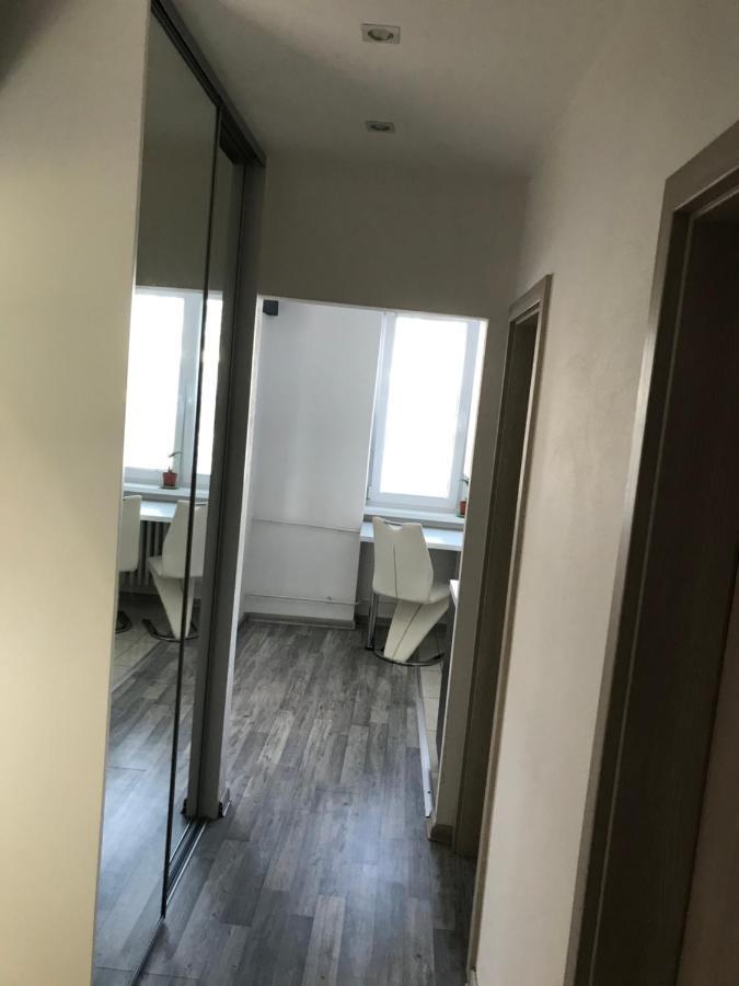 Apartman V Uplnom Centre บราโน นาด ตอปโล ภายนอก รูปภาพ